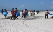 Peduli Lingkungan, Polres Belitung Timur Bersama Pelajar Bersih - Bersih di Pantai Serdang 