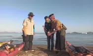 Seremoni Adat Sembelih Ayam Jantan Merah Sebelum Keberangkatan Tim Flores Sea Kayak Expedition