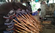 Sentra Pembuatan Sapu Ijuk di Purwakarta: Sepi Pembeli, tapi Tetap Eksis