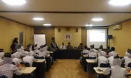 SMK VIP Maarif NU Purworejo Kunjungi FEB Udinus