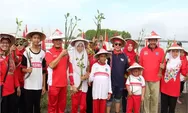Siswa Sekolah Nasima Tanam 2.571 Bibit Mangrove di Pantai Mangunharjo