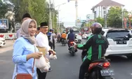 Pemkot Semarang Bagi 500 Takjil Kepada Pengendara