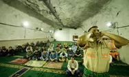 Menengok Salat Tarawih di Masjid Terdalam di Dunia