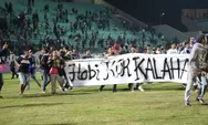 Kecewa, Suporter PSIS Bentangkan Spanduk “Hobi Kok Kalahan!”