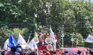 Ratusan Buruh Geruduk Balaikota Semarang