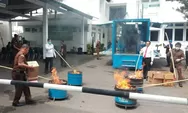 Dibakar, Kejari Semarang Musnahkan Sejumlah BB