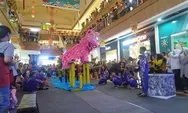 Atraksi Barongsai di Mal Ciputra Tarik Perhatian Pengunjung