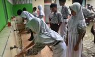 Cegah Covid-19, Siswa SD di Batang Diajarkan Cuci Tangan dengan Benar