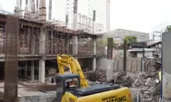 [Video] Tembok Pembatas Roboh, 4 Pekerja Proyek Hotel Awann Sewu Tewas
