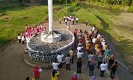 Unik, Warga Kalipancur Gelar Upacara HUT ke-75 Kemerdekaan RI di Tugu Soeharto