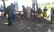 Buka Akses Wisata, Warga dan TNI Bersihkan Pantai Pening Sendang Kulon