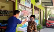 Warung Makan Kepala Mayung Bu Fat Disiplin Terapkan Protokol Kesehatan