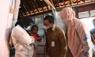 Bupati Batang Jenguk Balita Tercebur Panci Panas saat Bermain