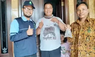 Pulang Kampung, Mahasiswa KKN UIN Walisongo Bagikan Ikan Cupang Cegah DB