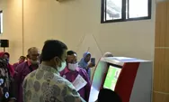 Dekatkan Pelayanan, Bupati Wihaji Hadirkan Mesin Cetak Kependudukan di Tiap Desa