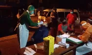 Tim Gabungan Solo Gelar Swab Antigen Acak ke Pedagang Bermobil