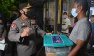 Kapolri Listyo Sigit Cek PPKM Darurat Solo dan Bagi-bagi Sembako ke Pedagang Hik