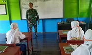 Satgas TMMD Ajarkan Bahasa Asing Kepala Pelajar SMP 3 Pulau Hanaut