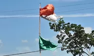 Depan Masjid Raya Sukamakmur Terpasang Bendera Merah Putih dan NU Lusuh