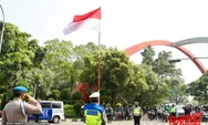 17 Agustus Pukul 10.17, Pengguna Jalan di Tangerang Matikan Kendaraan dan Turun untuk Hormat Bendera