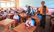 Majukan Pendidikan di Pulau Rote, PLN Bagikan Perlengkapan Sekolah
