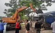 Satpol PP Kota Semarang Bongkar 14 Bangunan Liar di Jalan Pelabuhan Ratu