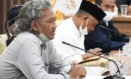 Wakil Ketua H. Oleh Soleh, S.H serta Pimpinan dan Anggota Komisi I DPRD Provinsi Jawa Barat menerima aspirasi dari Presedium TASELA