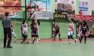 Tim Bola Basket Putri SMAN 1 Tasikmalaya Ungguli SMA BPK Penabur