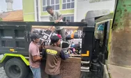 Ratusan Koper Milik Jemaah Haji Kabupaten Tasikmalaya Diangkut Ke Embarkasi