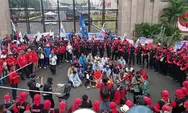 Massa Buruh Demo di Depan Gedung DPR RI, Tuntut Pencabutan UU Cipta Kerja
