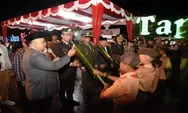 Disela Pawai Obor HUT RI Ke 78, Bupati Tapsel Bersama Forkopimda Santap Sate Gerobak.
