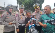 Selain Tindak Pelanggar, Polisi di Bogor Bagi-bagi Kunci Ganda ke Pengendara di Operasi Zebra Lodaya
