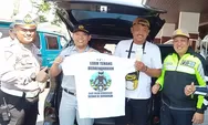 Keren, Pengendara Sepeda Motor Diberi Suvenir dalam Operasi Zebra Candi 2023 di Karanganyar, Ini Sebabnya
