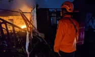 Diduga Korsleting Listrik, Warga Panik 4 Rumah di Patebon Kendal Hangus Terbakar