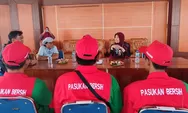 Dinparta Demak Semangati Petugas Kebersihan di 3 Lokasi Wisata Demak