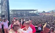 Prabowo Hadiri Deklarasi Dukungan Masyarakat Perbatasan, Puluhan Ribu Warga Padati Stadion Haliwen NTT