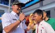 Berikan Bantuan kepada Siswa Kurang Mampu, Plt Bupati Pemalang Kunjungi SD Muhammadiyah Kebondalem
