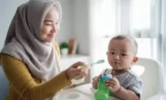 Sering Meniup Makanan Anak Saat Panas? Ternyata Dampaknya Tidak Main-Main! Begini Menurut Islam dan Para Ahli