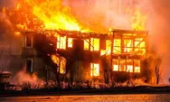 Kebakaran Dini Hari di Cengkareng Timur, Empat Rumah dan Tiga Lapak Ludes Terbakar