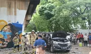 Toyota Kijang G, Avanza, dan Honda Brio, Terbakar Hebat di Kolong Layang Kereta Sawah Besar