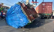 Hindari Jalan RE Martadinata Jakut, Ada Kecelakaan Tunggal Truk Bermuatan Berat Terbalik di Tengah Jalanan