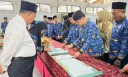 Pejabat di  DLHK Bengkulu Tandatangani Perjanjian Kerja, Asisten II Tekankan Tanggung Jawab Kolektif