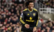Manchester United Kehilangan Patrick Dorgu, Michael Carrick: Dia akan Kembali Lebih Kuat