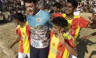 Ramadan Penuh Makna, Mesut Ozil Main Bola Bareng Anak-anak Pengungsi Rohingya