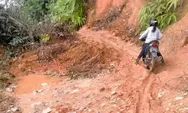 Uji Nyali Lalui Jalan Longsor, Sulitnya Akses Menuju SDN Muara Hungi