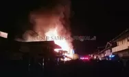 Kawasan Pasar Kuala Pembuang Terbakar