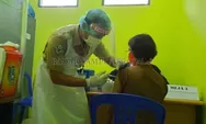 Tenaga Kesehatan Tamiang Layang Mulai Divaksinasi