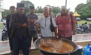Bukber di Mesjid Agung, Wartawan di Abdya Sajikan Kuah 'Beulangong'