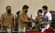 Hari Pertama Kerja, Wali Kota Bobby di DPRD Medan Serahkan Ranperda Perpustakaan