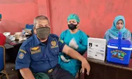 Pegawai Dinas P2K Medan Disuntik Vaksin Booster